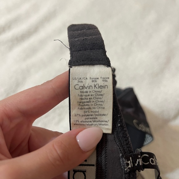 Calvin Klein grey push-up bra - Picture 5 of 5